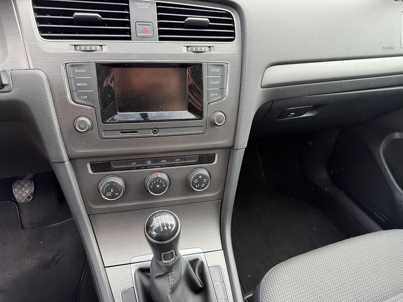 Volkswagen Golf 1.2 tsi, 77kw - fotka 10 z 19