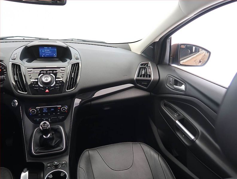 Ford Kuga (2013) 2.0 TDCi, 4X4, Xenony - fotka 8 z 23