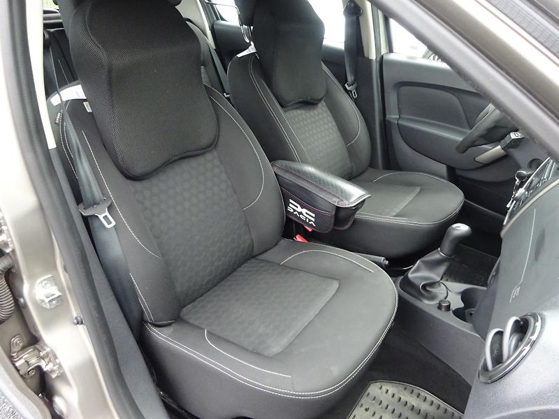 Dacia Sandero 1.2 55kW 2.MAJITEL ČR KLIMA - fotka 9 z 22
