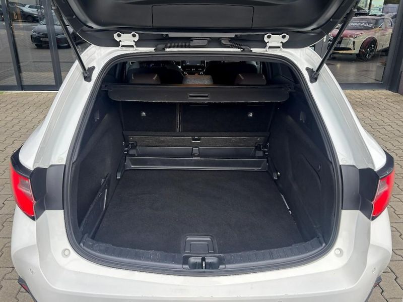 Toyota Corolla TREK 2.0 Hyb. 132 kW - fotka 6 z 27