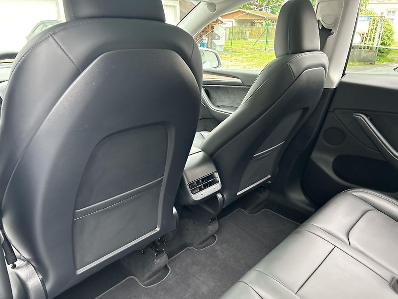 Tesla Model Y LONG RANGE DUAL MOTOR  TZ 92% - fotka 47 z 56