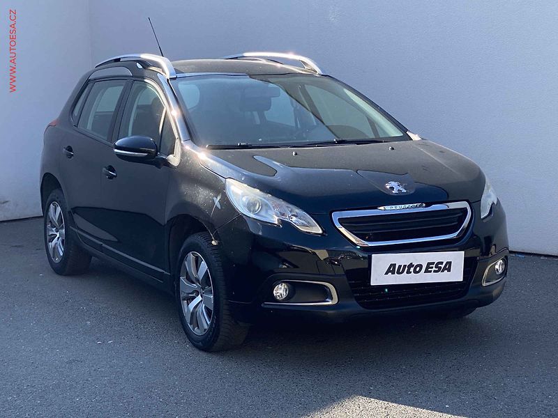 Peugeot 2008 (2015) 1.2 PT, Active, +kola - fotka 1 z 17