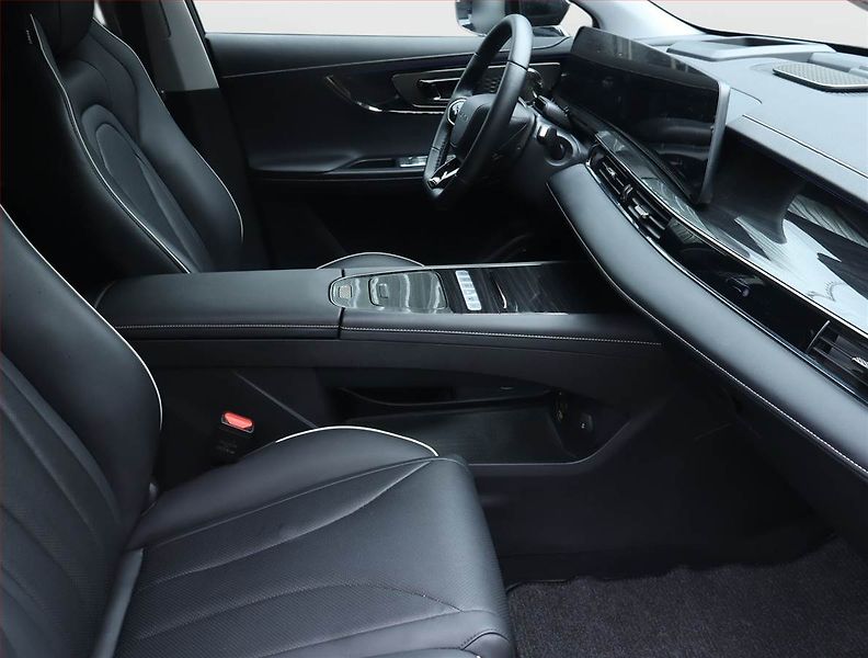 Omoda 5 EV (2025) Premium 61 kWh - fotka 9 z 25