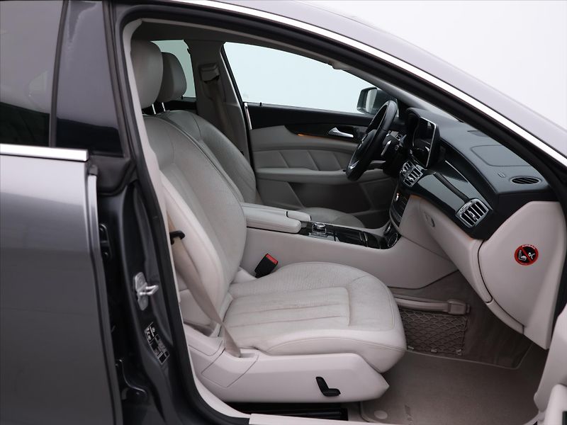 Mercedes-Benz CLS 3,0 350d 190kW 4Matic CZ DPH - fotka 11 z 28