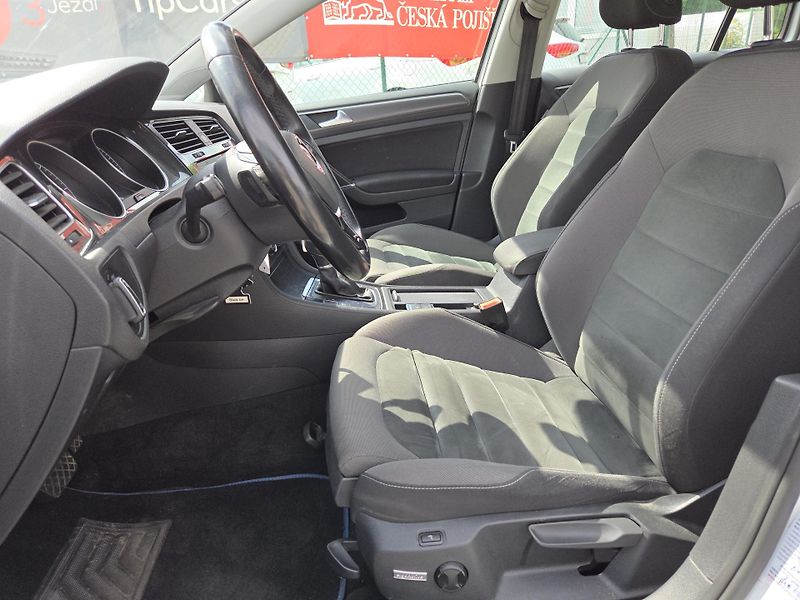 Volkswagen Golf (2018) 1,6TDi AUTOMAT  - fotka 9 z 10