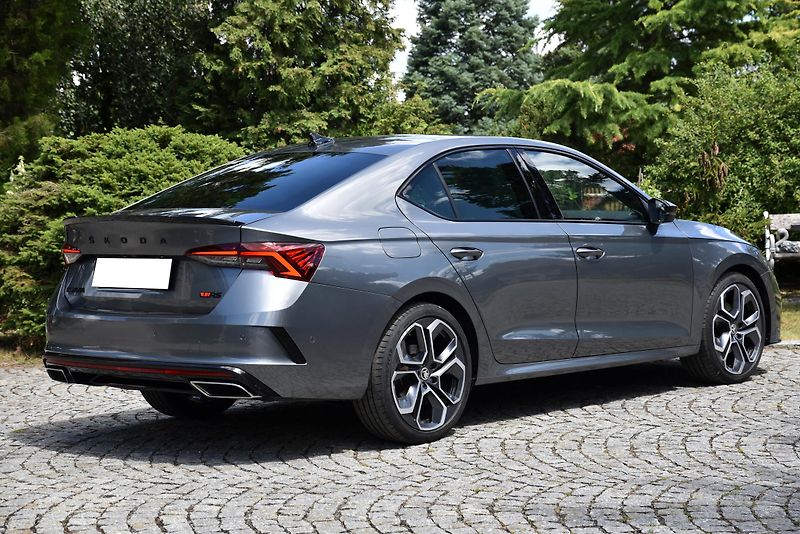 Škoda Octavia RS 2.0 TDI 147 kW DSG 4X4, ČR - fotka 3 z 50