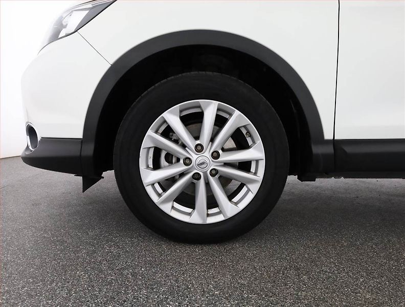 Nissan Qashqai (2016) 1.2 DIG-T, ČR,1.maj - fotka 17 z 18