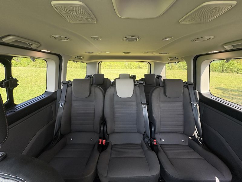 Ford Tourneo Custom (2021) 2,0 EcoBlue  - fotka 20 z 23