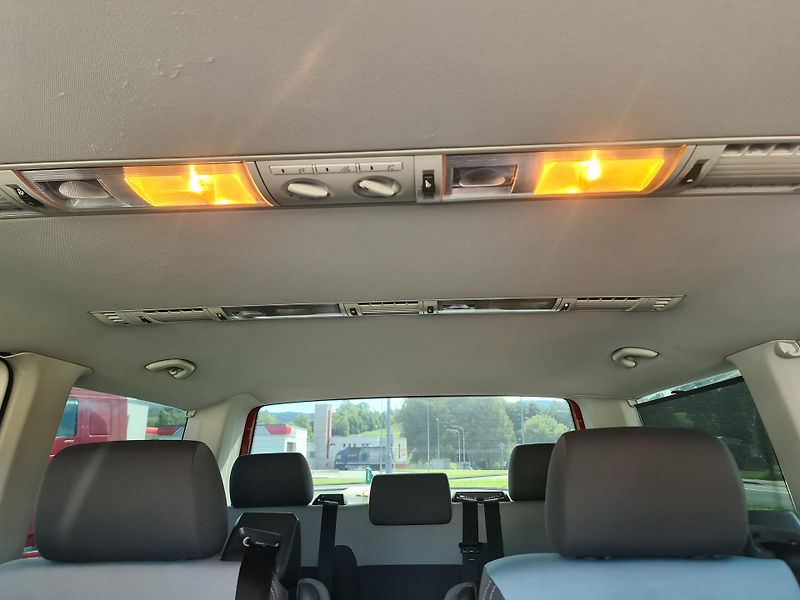 Volkswagen Multivan (2011) 2.0 TDi 103-KW WEBAST OLOMOUC - fotka 56 z 109