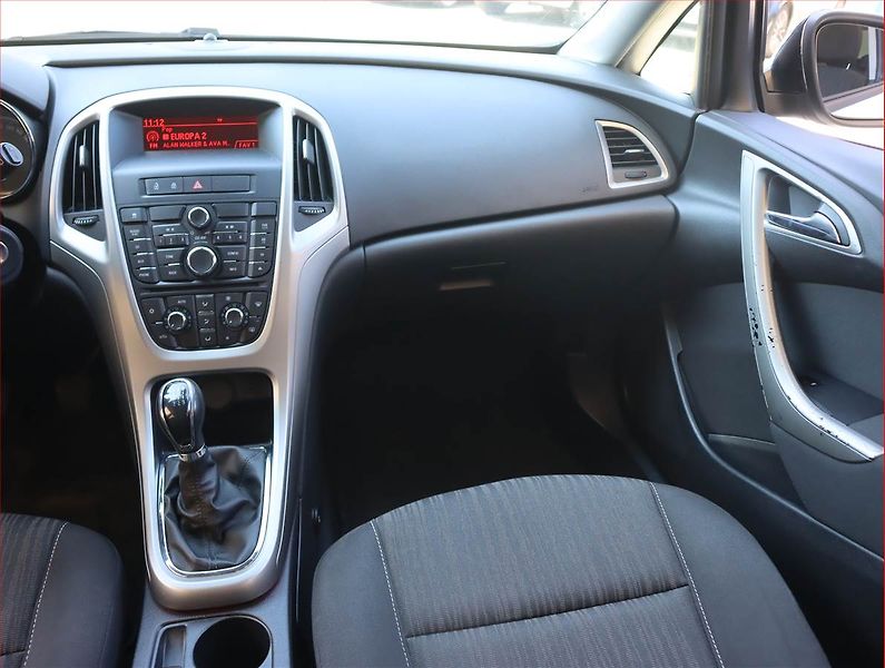 Opel Astra (2012) 1.4 T, Tempomat - fotka 8 z 15