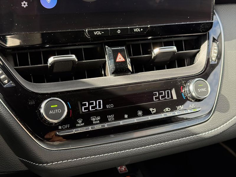 Toyota Corolla 1,8 Style, Hybrid - fotka 16 z 20
