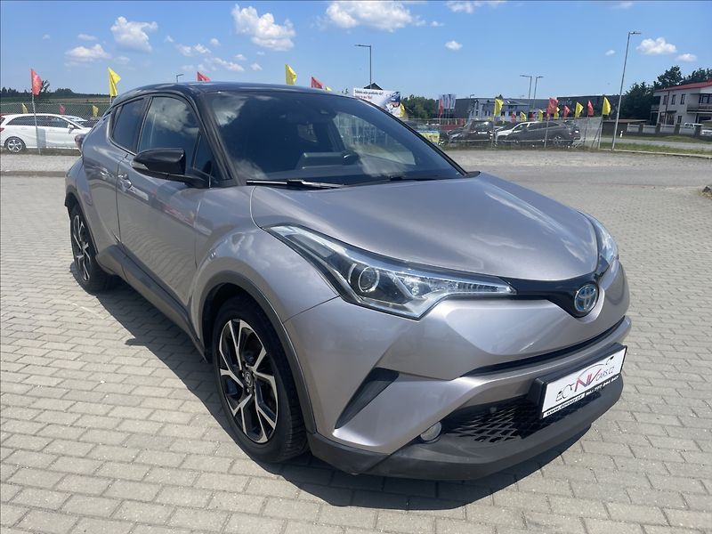 Toyota C-HR 1,8 i 73kw Hybrid e-CVT - fotka 33 z 34