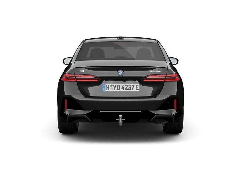 BMW i5 xDrive40 M-Sport PRO - fotka 5 z 7