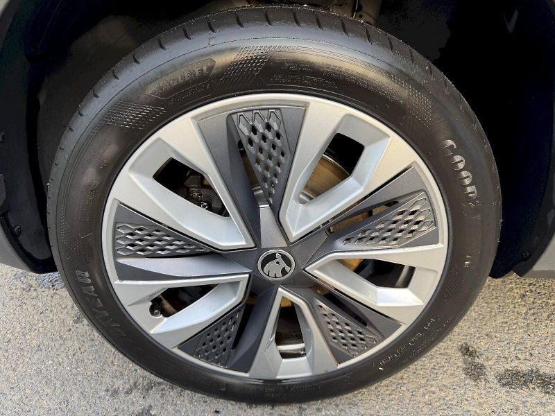Škoda Karoq (2023) 1.5 TSI 110kW DSG Style - fotka 35 z 35