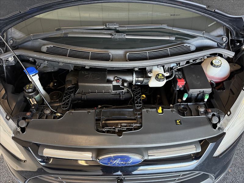 Ford Tourneo Custom 2,2 9míst,92kW,po servisu - fotka 25 z 26