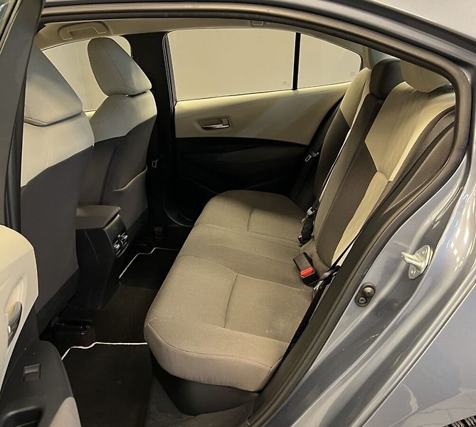 Toyota Corolla 1,8 Hybrid AT Comfort Tech - fotka 11 z 16
