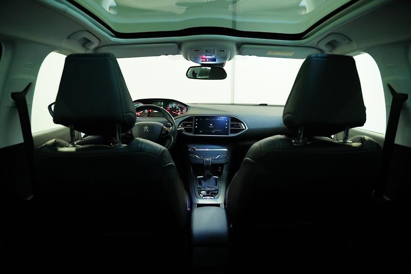 Peugeot 308 - fotka 25 z 27