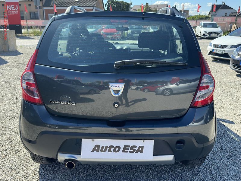 Dacia Sandero (2011) 1.6i, ČR, AC - fotka 5 z 14