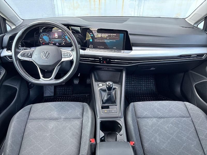 Volkswagen Golf (2023) Variant 1.5 TSI Life - fotka 5 z 31