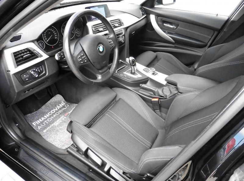 BMW Řada 3 320d xDrive Advantage Touring - fotka 9 z 18
