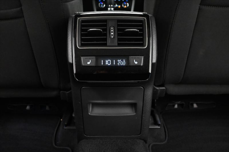 Škoda Superb 1,5 TSI 110 kW DSG Business Zá - fotka 22 z 32