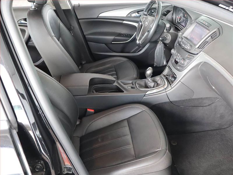 Opel Insignia (2017) 1.6 CDTI, Navi, Xenony - fotka 9 z 25