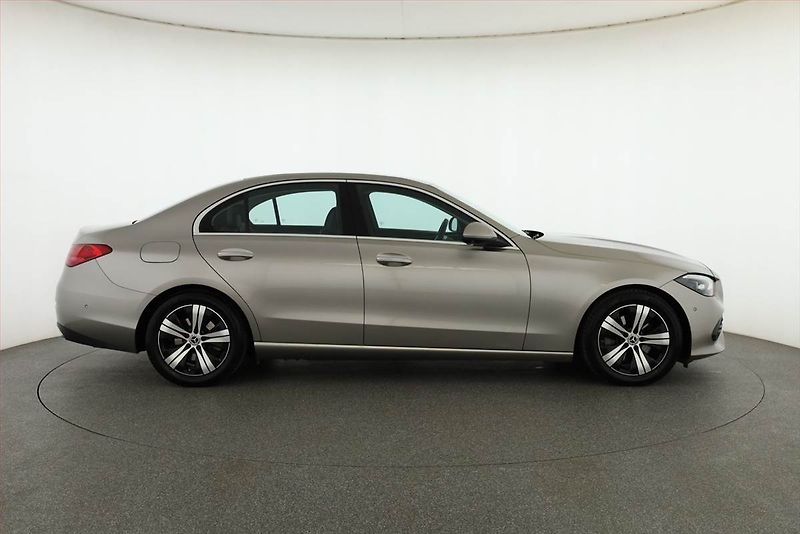Mercedes-Benz Třídy C (2022) C 200 - fotka 6 z 21