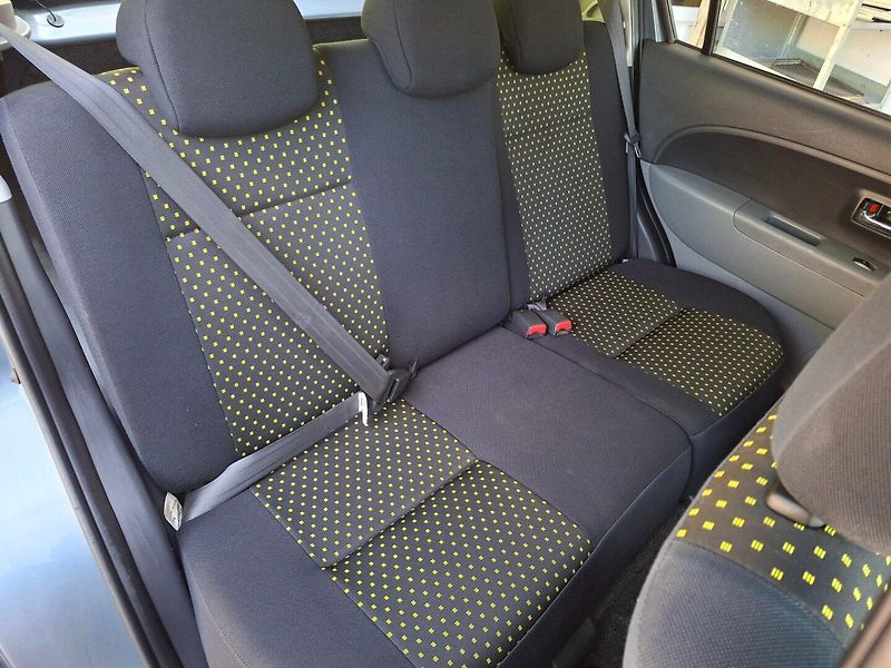 Daihatsu Sirion (2006) 1.3i 67kW AUT 4WD - fotka 27 z 39