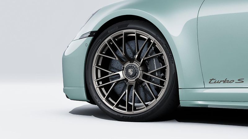 Porsche 911 (2026) Turbo S Cabriolet - fotka 2 z 10