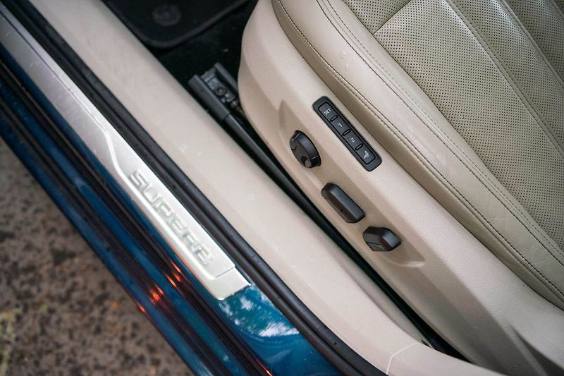 Škoda Superb (2020) iV 1.4 TSI PHEV, ČR, AUTOMAT - fotka 17 z 32