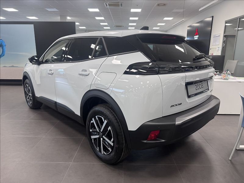 Peugeot 2008 (2026) 1,2 BUSINESS Hybrid 110 e-DCS6 - fotka 3 z 4