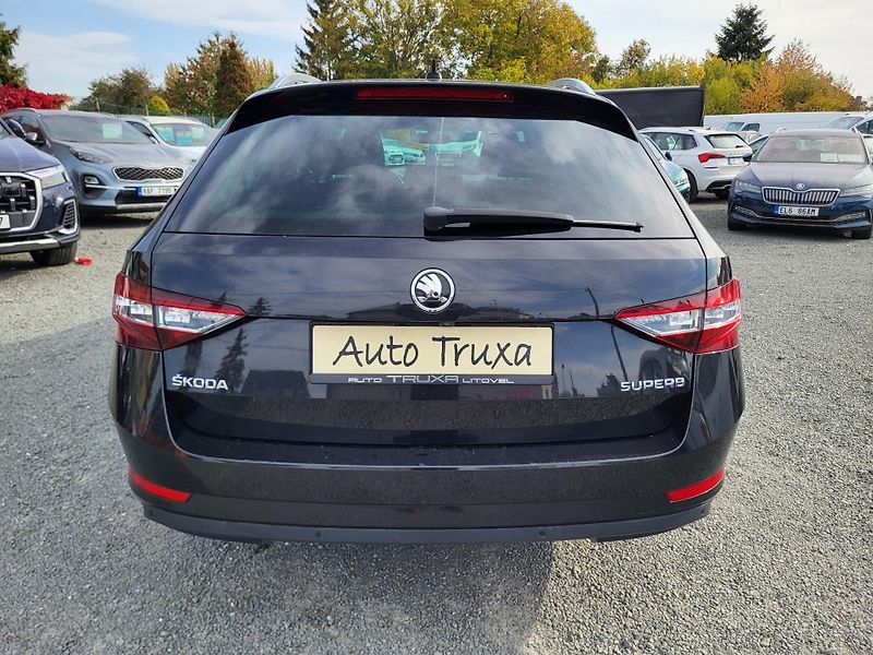 Škoda Superb 2.0 TSI 162kW DSG STYLE+ - fotka 43 z 48