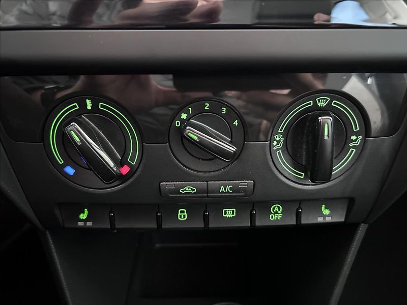 Škoda Rapid 1,0   TSI 81kW,ŘEMEN,AMBITION - fotka 16 z 22