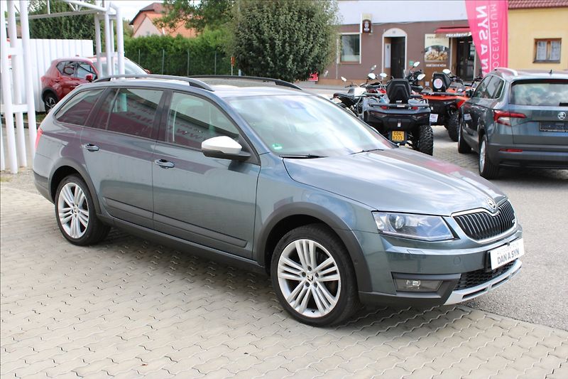 Škoda Octavia 2,0 TDI Scout DSG 4x4 - fotka 2 z 4