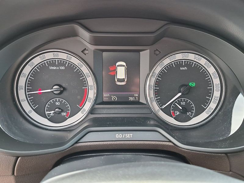 Škoda Octavia L&K Combi 2.0 TDi CR 135  kW 4 - fotka 14 z 30