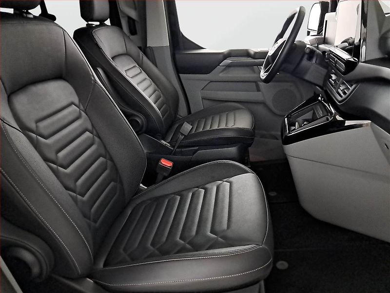 Ford Tourneo Custom (2025) Titanium 2.0 EcoBlue AWD, ČR - fotka 9 z 18
