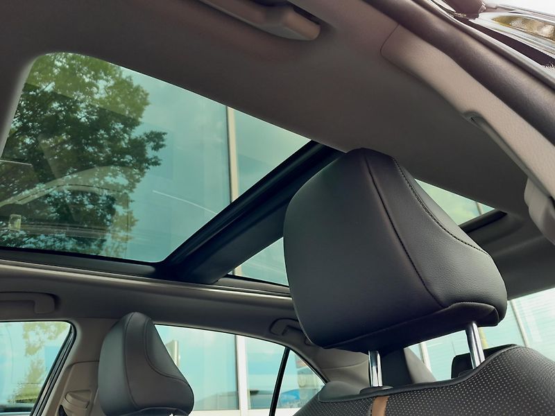 Toyota Camry (2020) XLE 3,6V6 1.maj. ČR  - fotka 39 z 41