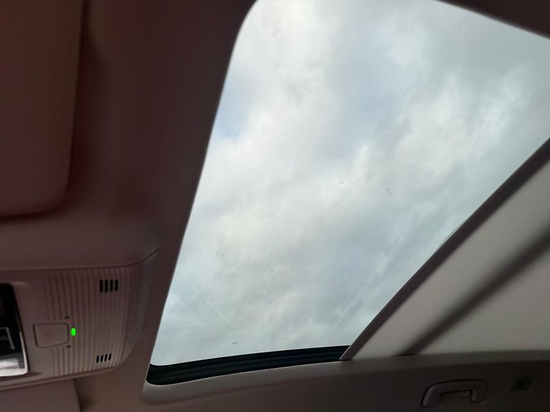 Škoda Superb Combi L&K 2.0 TDI 142kW 4x4 DS - fotka 20 z 27