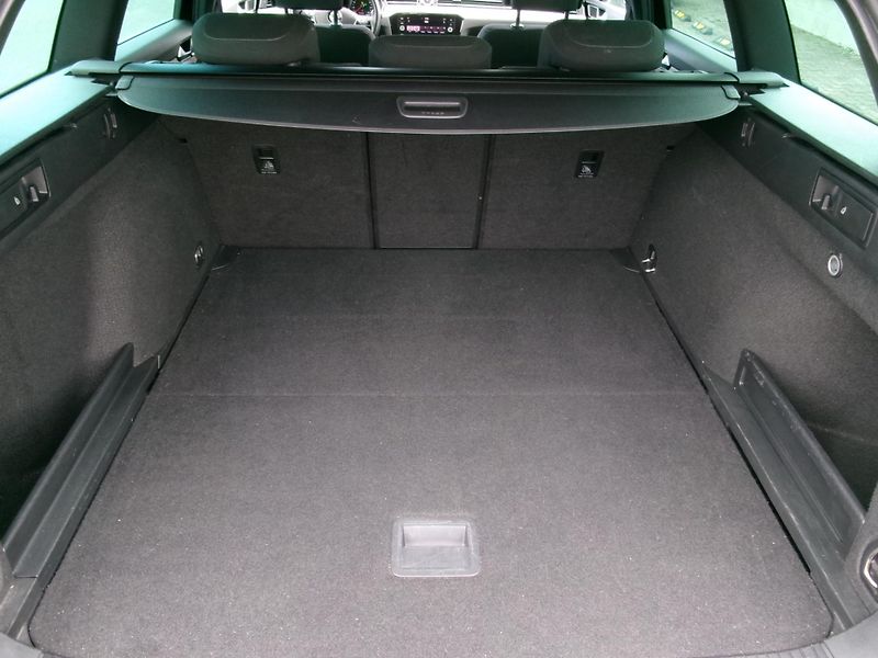 Volkswagen Passat Variant (2018) 1,5TSI AC NAVI ACC BT - fotka 13 z 39