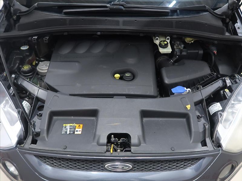 Ford S-MAX 2,0 TDCi 96KW AT Titanium - fotka 9 z 31