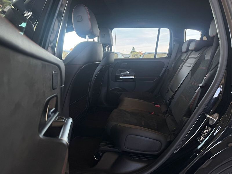 Mercedes-Benz GLB 200d 4M - fotka 13 z 21