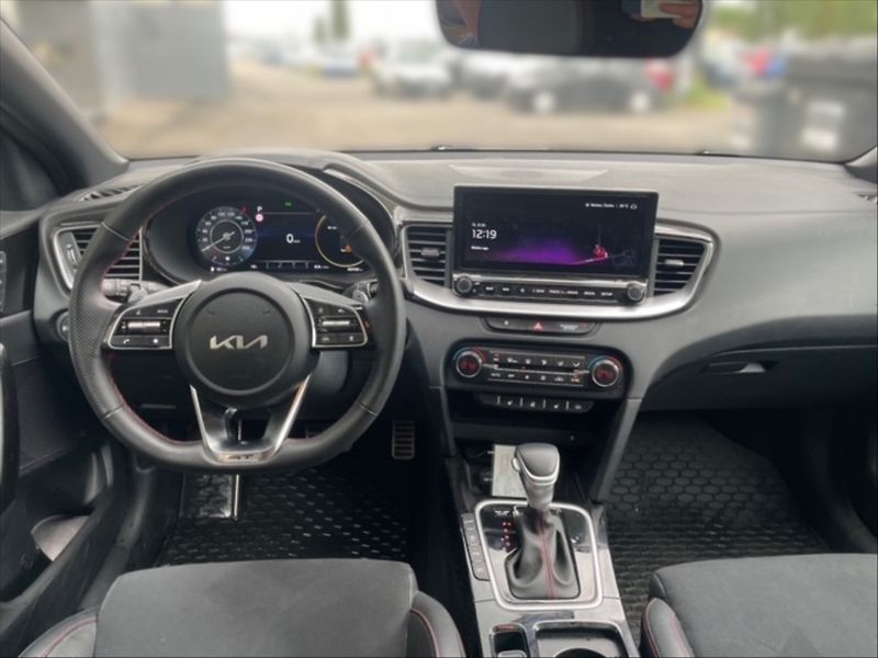Kia ProCeed 1,6 T-GDI GT AT - fotka 9 z 11