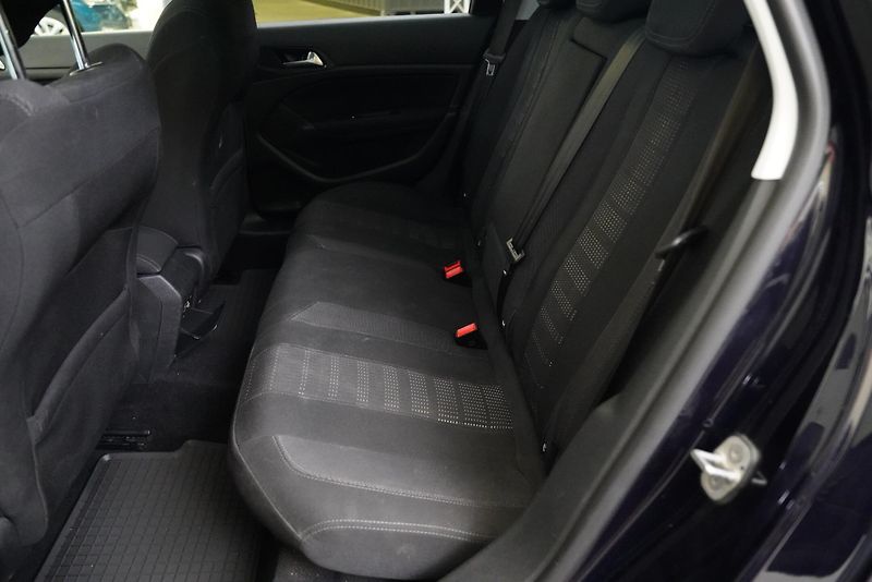 Peugeot 308 - fotka 28 z 29