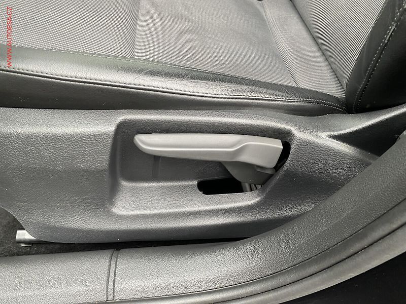 Škoda Octavia (2018) 1.5 TSI, ČR, Style, DSG, LED - fotka 16 z 19