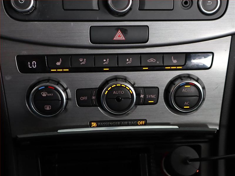 Volkswagen Passat (2012) 2.0 TDI, Navi, Tempomat - fotka 22 z 24