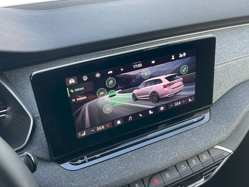Škoda Octavia (2025) Combi 1,5 TSI / 110 kW Top Sel - fotka 21 z 30