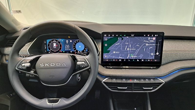 Škoda Octavia (2025) TOP SELECTION 1,5 TSI M-HEV 11 - fotka 5 z 23