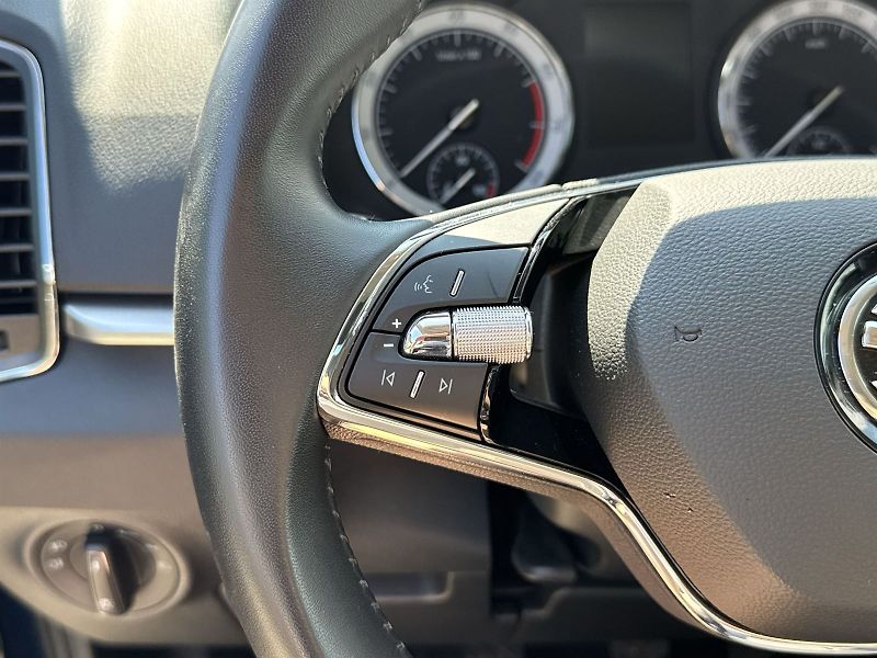 Škoda Karoq (2022) 1.0 TSI Ambition - fotka 14 z 32