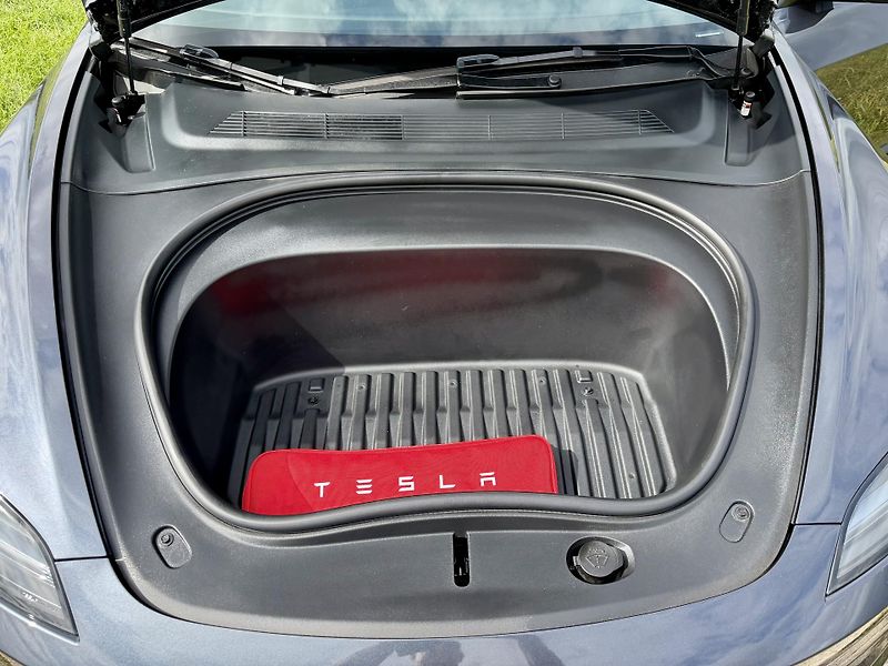 Tesla Model 3 (2024) Highland  - fotka 18 z 19
