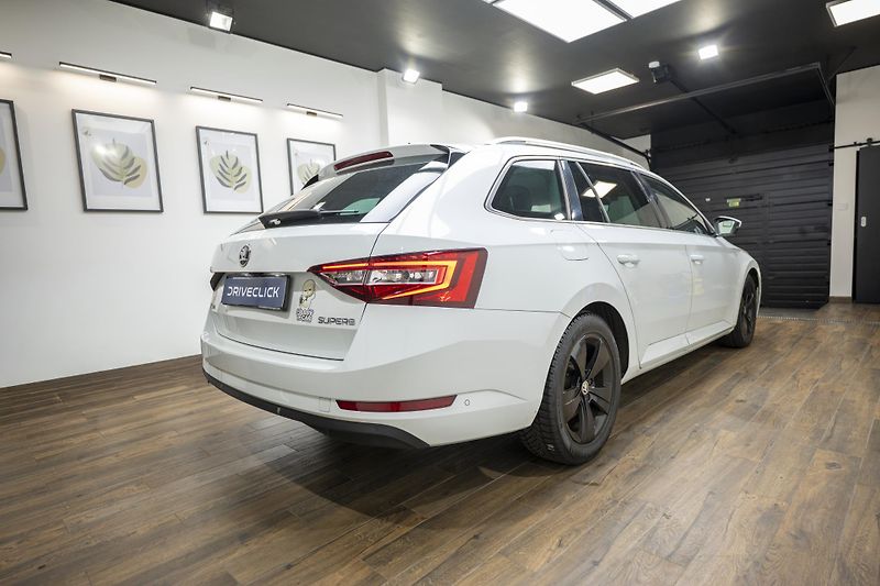 Škoda Superb 2.0 TDI 110 kW L&K - fotka 4 z 36
